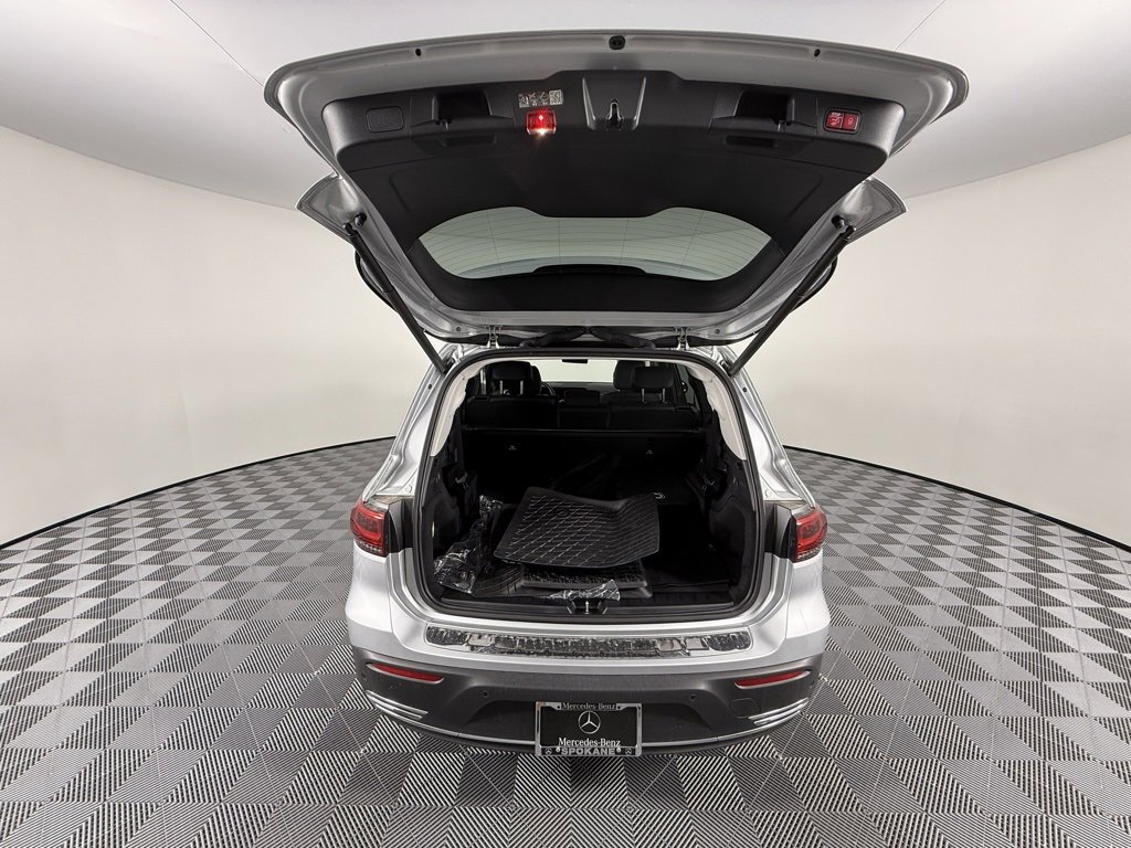 Used 2023 Mercedes-Benz EQB 300 4MATIC image 30