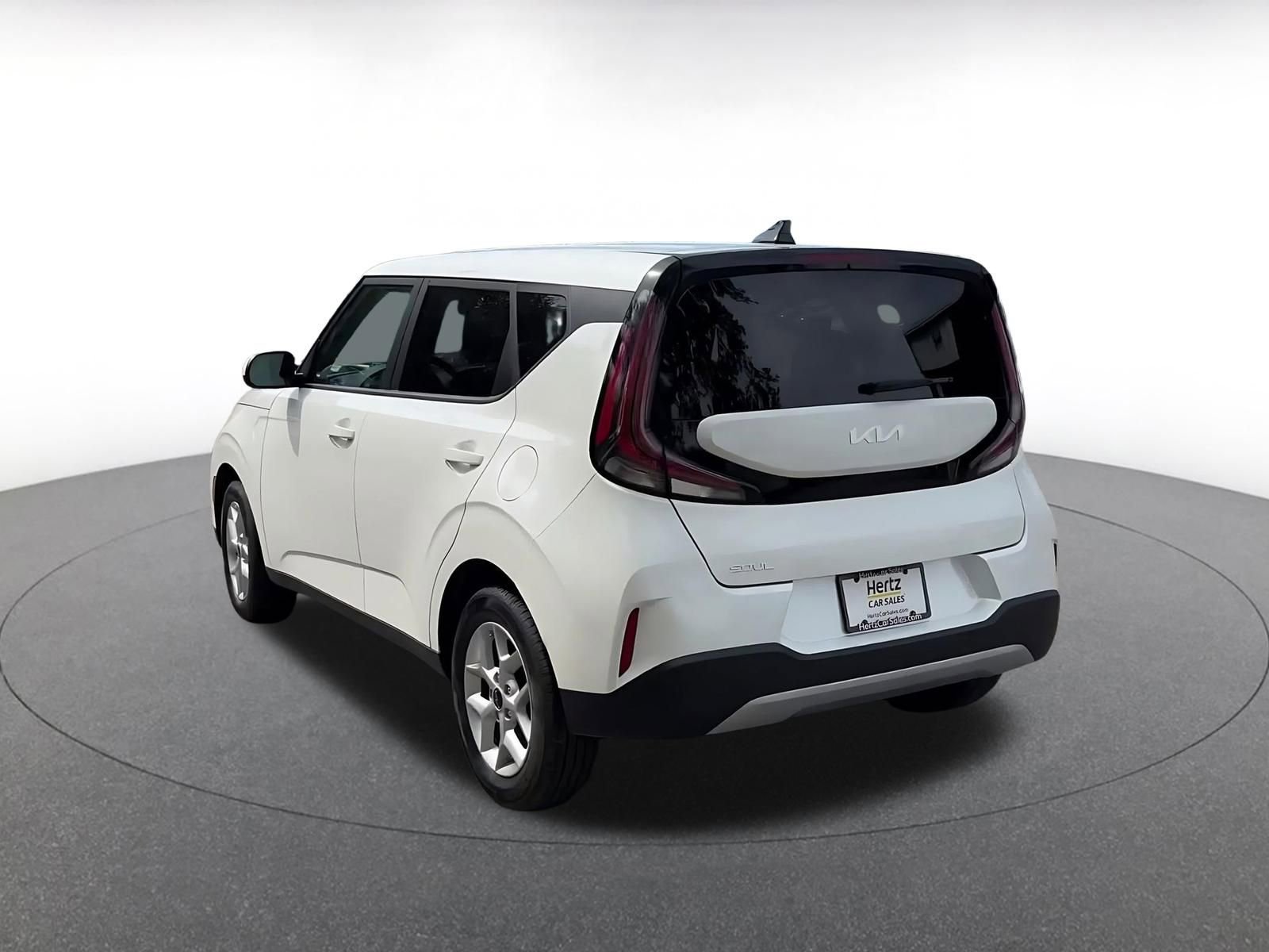 Used 2025 Kia Soul LX w/ LX Technology Package FWD image 10