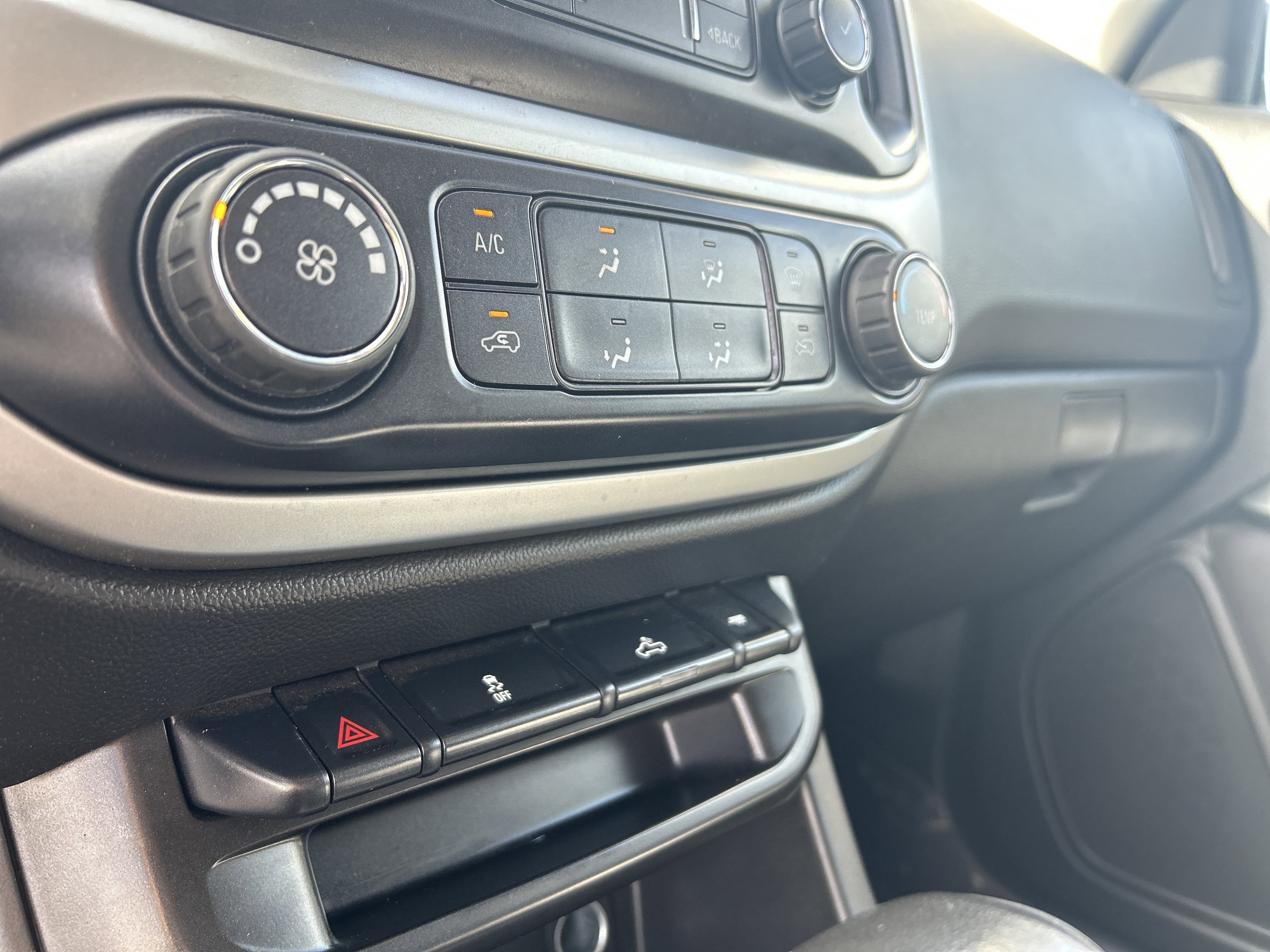 Used 2021 Chevrolet Colorado LT image 25