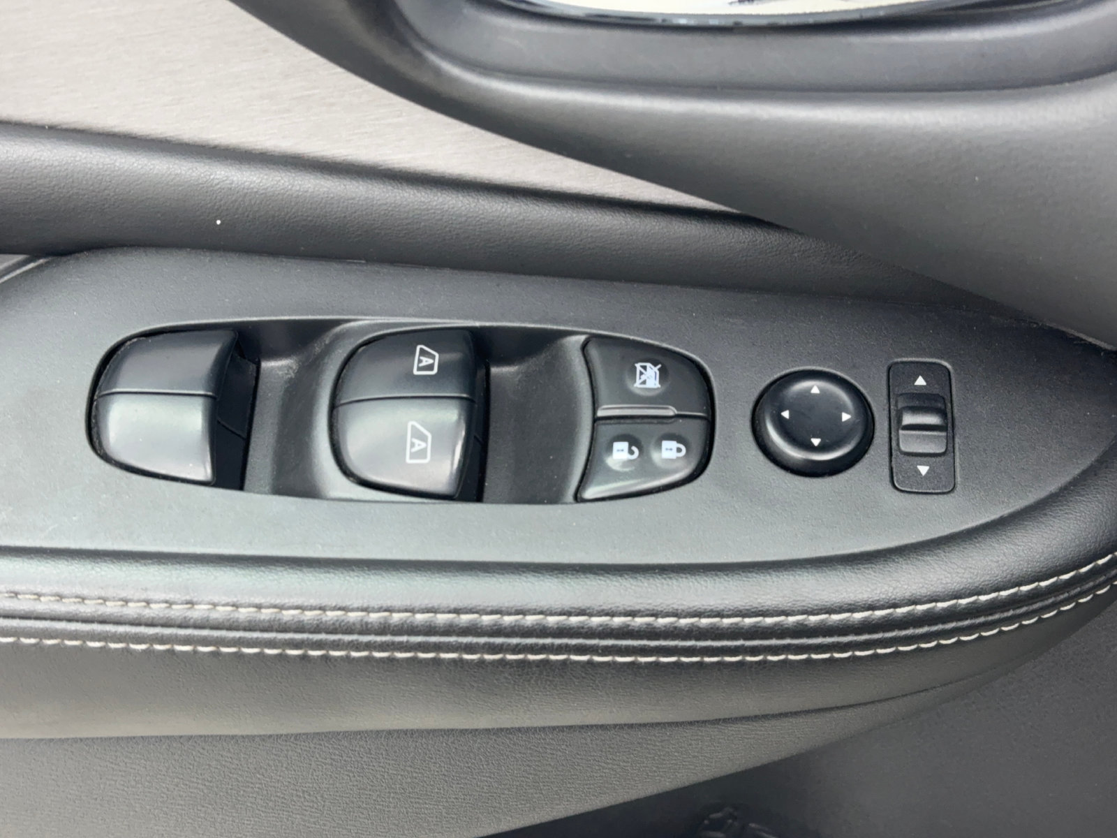 Used 2021 Nissan Murano S FWD image 23