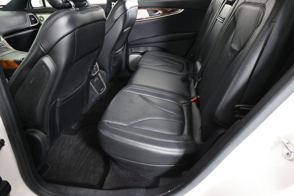 Used 2017 Lincoln MKX Reserve w/ Luxury Package image 16