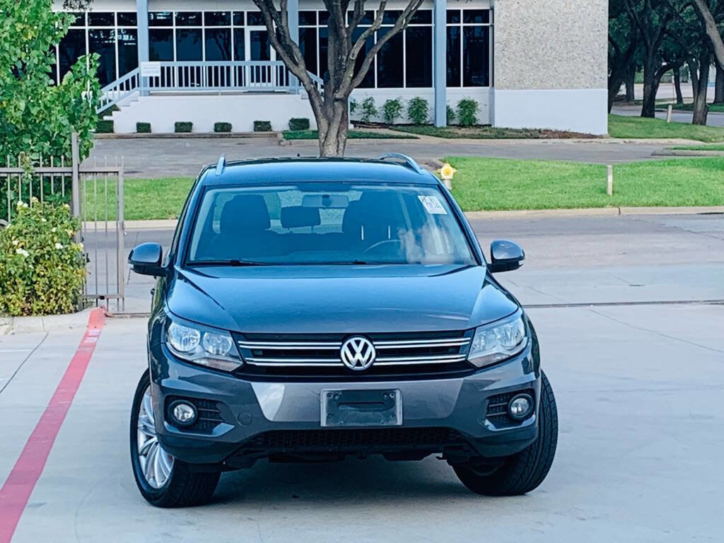 Used 2012 Volkswagen Tiguan SE FWD image 2