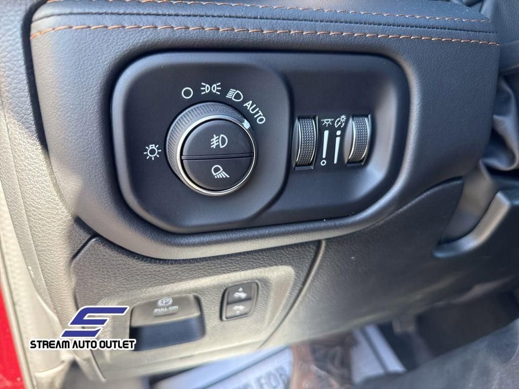 Used 2023 RAM 1500 Limited w/ Trailer Tow Group image 15