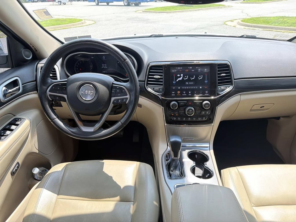 Used 2021 Jeep Grand Cherokee Limited w/ Premium Lighting Group AWD/4WD image 2