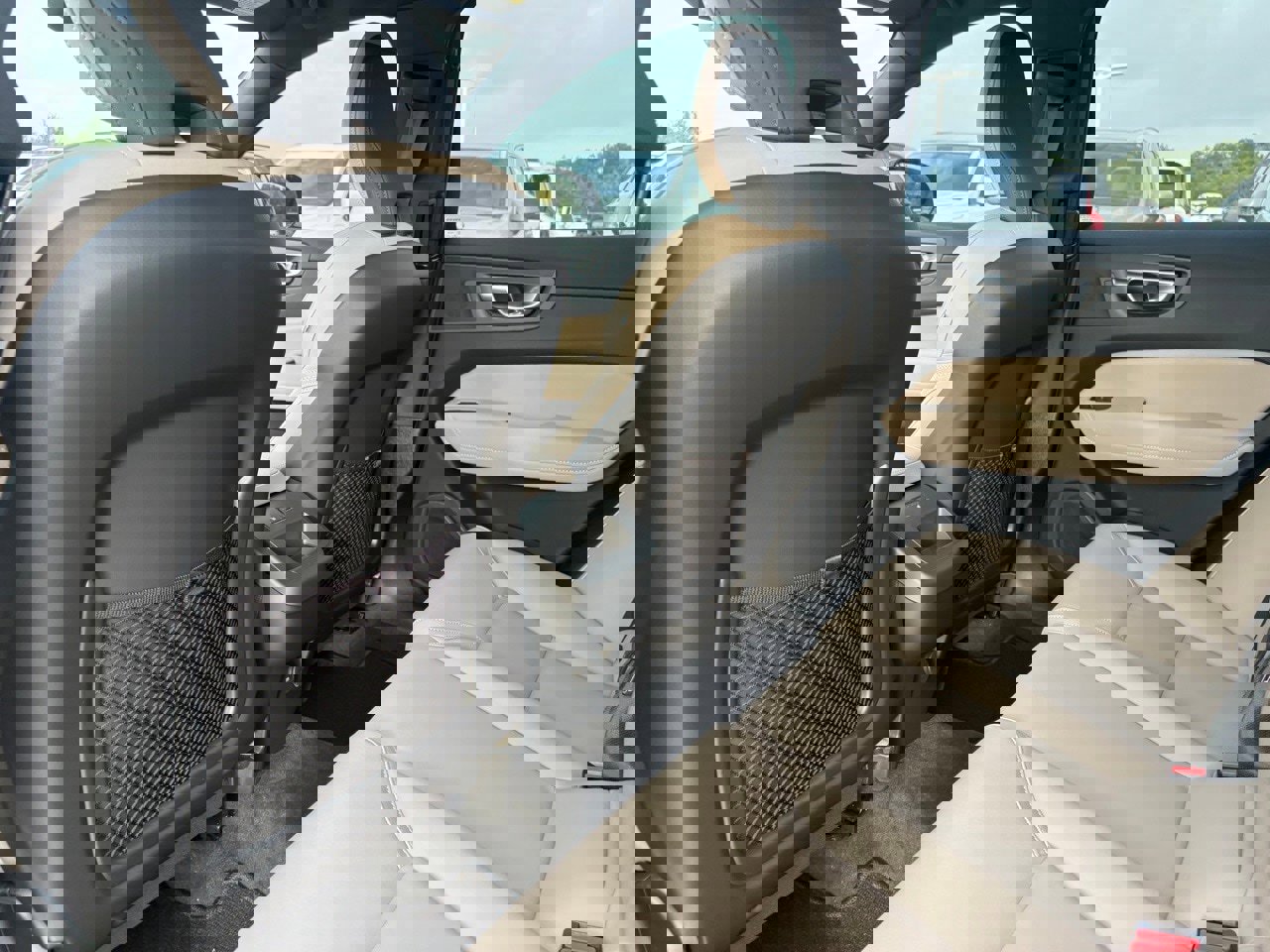 New 2026 Volvo XC60 B5 Plus w/ Protection Package Premier image 22