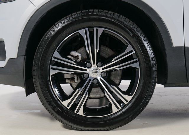 Used 2021 Volvo XC40 T5 Inscription w/ Advanced Package image 32
