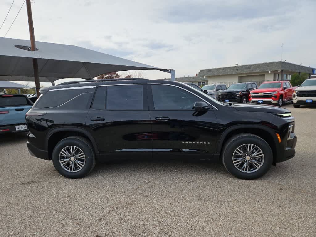 Used 2026 Chevrolet Traverse LT w/ Driver Confidence Package FWD image 9