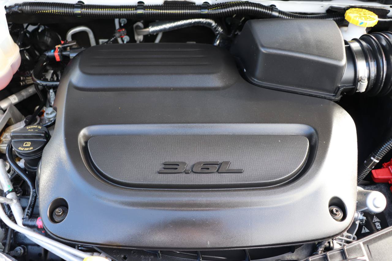 Used 2026 Chrysler Pacifica Limited FWD image 59
