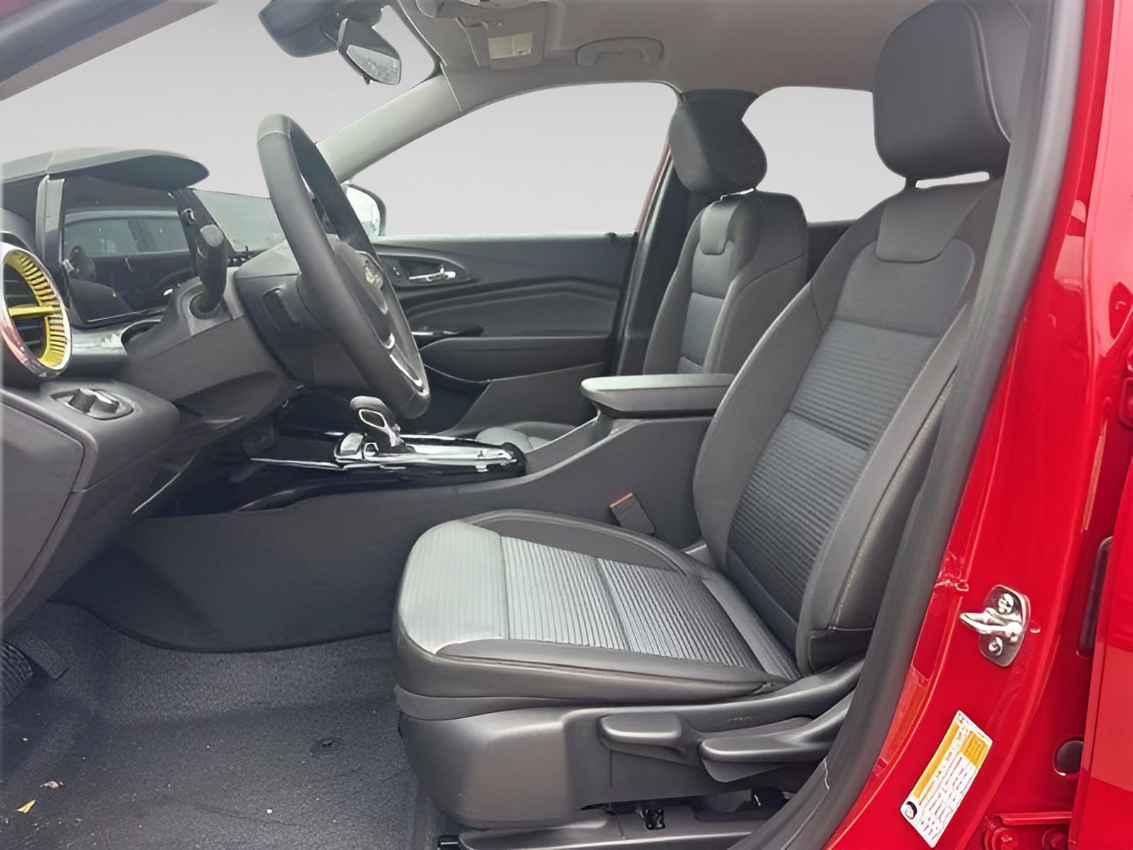 New 2026 Chevrolet Trax LT w/ Driver Confidence Package FWD image 9