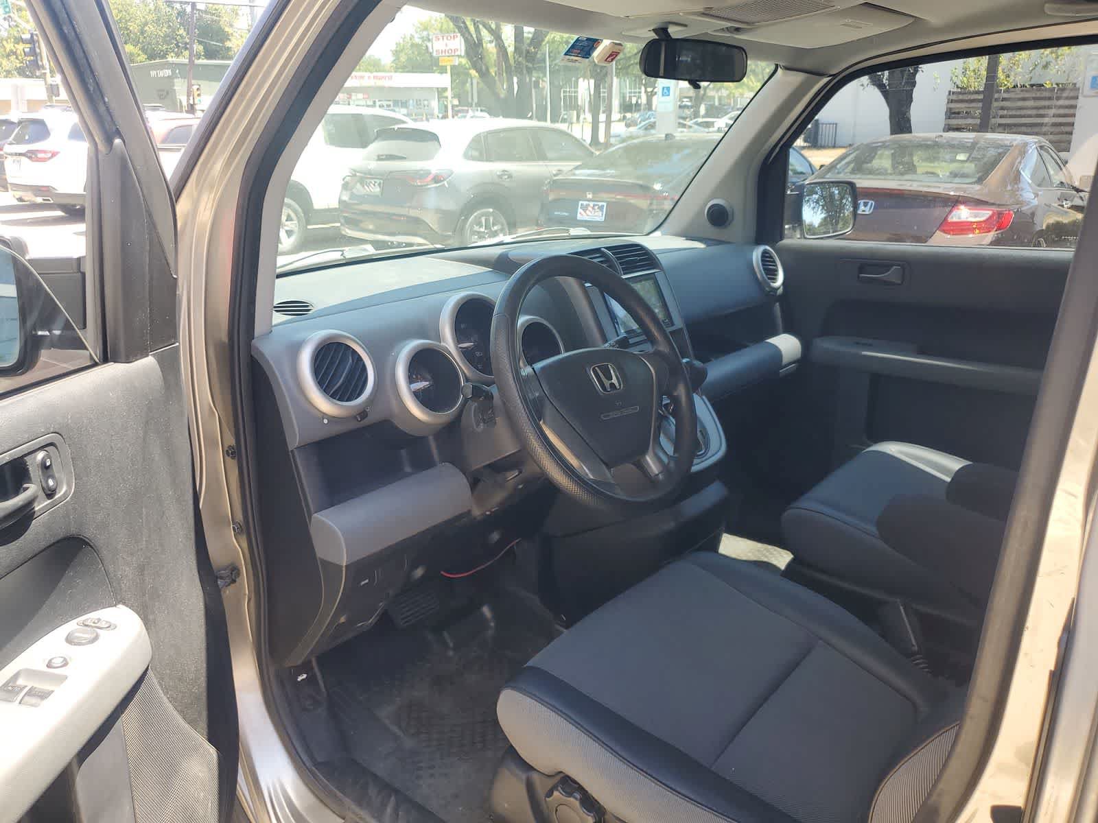 Used 2004 Honda Element EX image 2