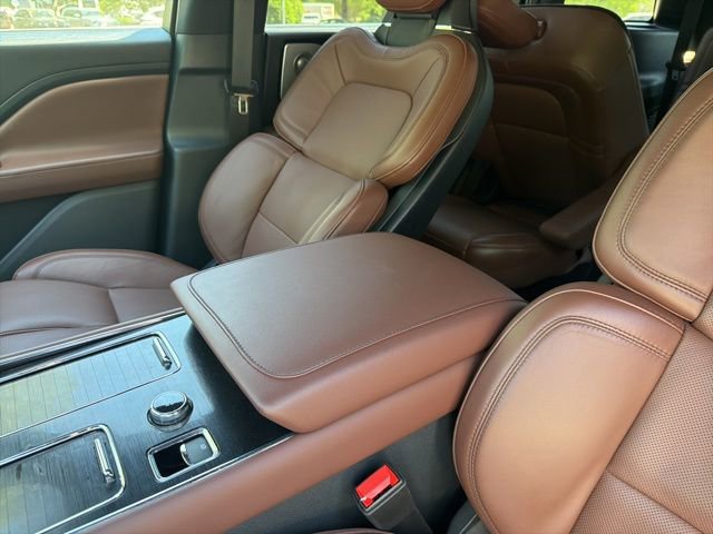 Used 2025 Lincoln Aviator Reserve w/ Luxury Package AWD/4WD image 19