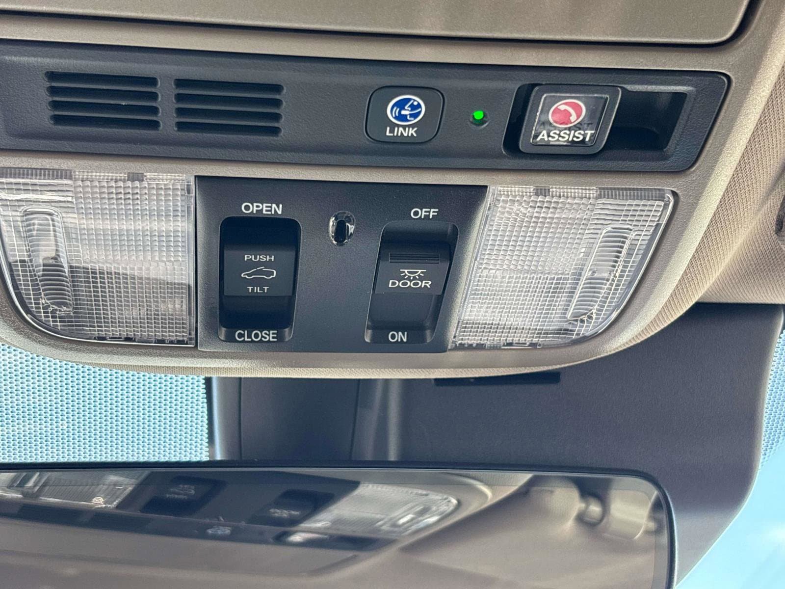 Used 2021 Honda Pilot Touring image 32