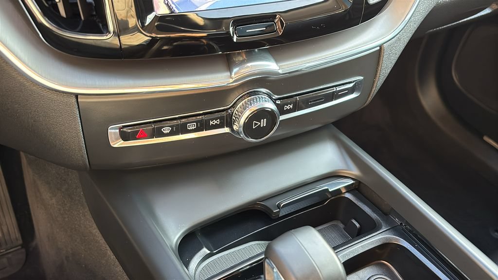 Used 2024 Volvo XC60 B5 Core w/ Climate Package AWD/4WD image 20