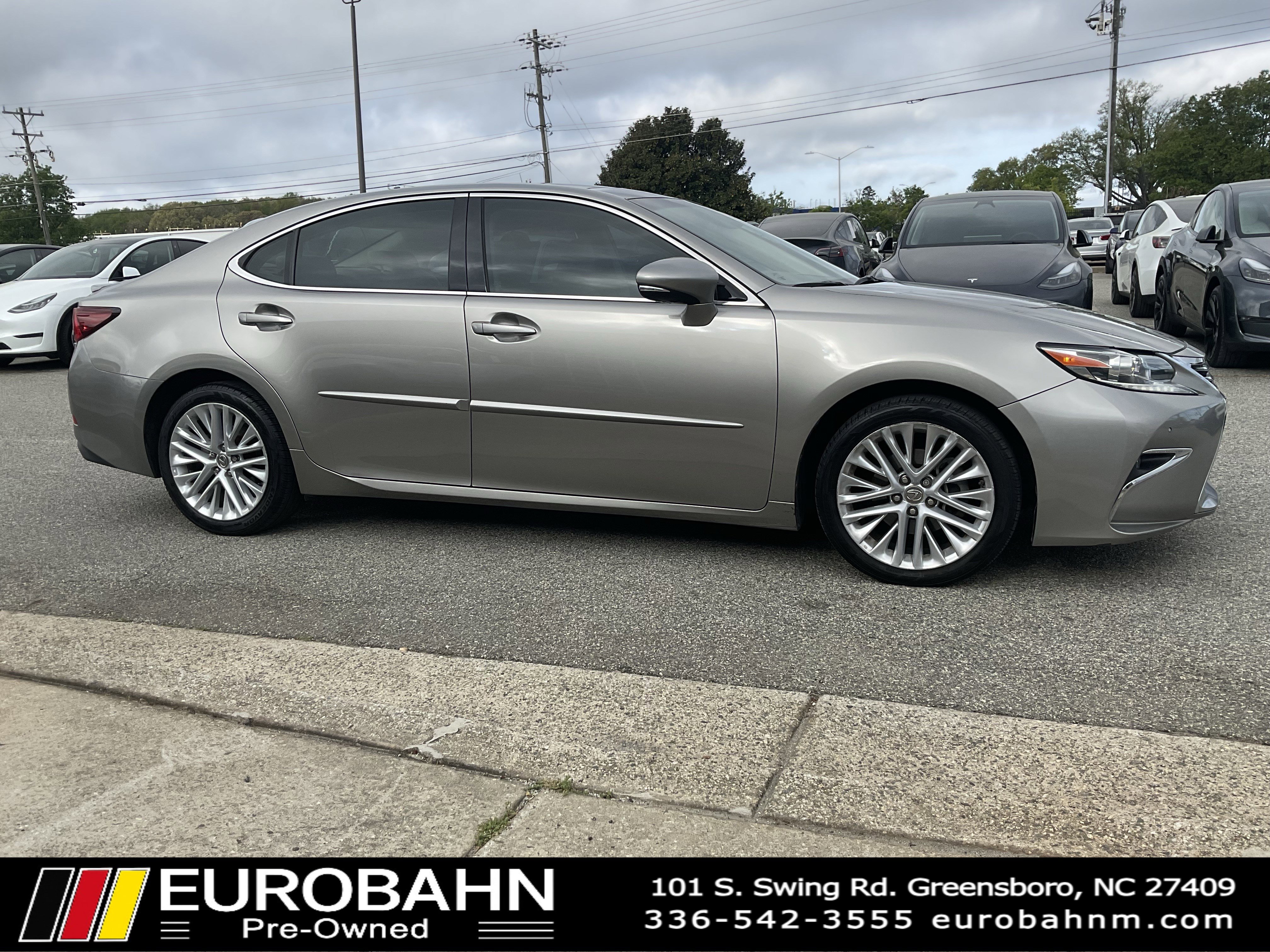 Used 2016 Lexus ES 350 w/ Ultra Luxury Package image 5