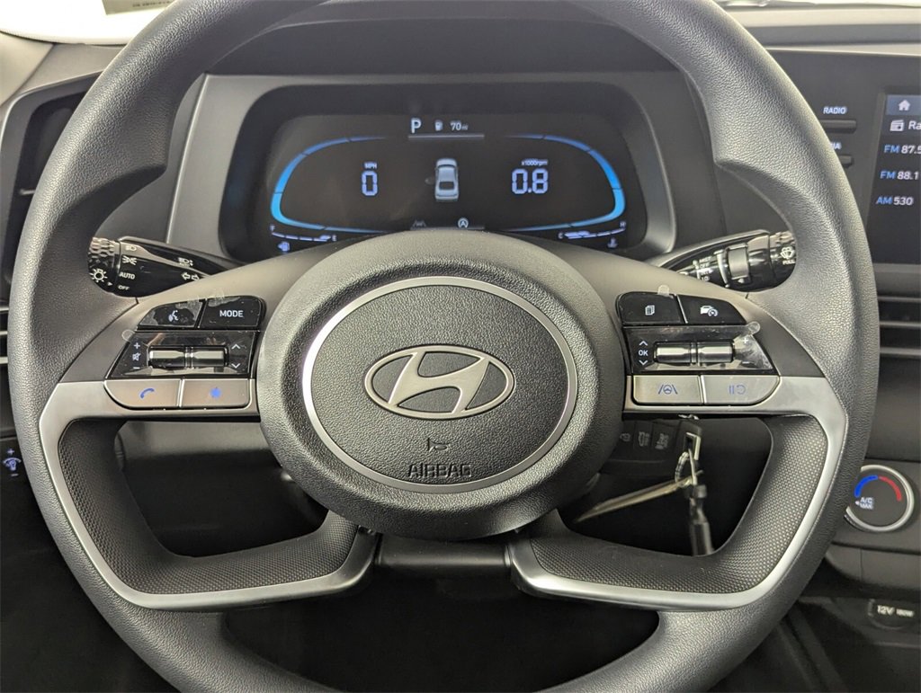 Certified 2025 Hyundai Elantra SE image 17