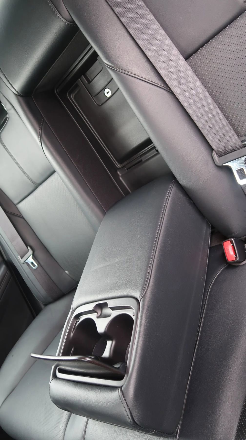 Used 2018 Toyota Avalon Limited w/ All Weather Liner Package FWD image 43