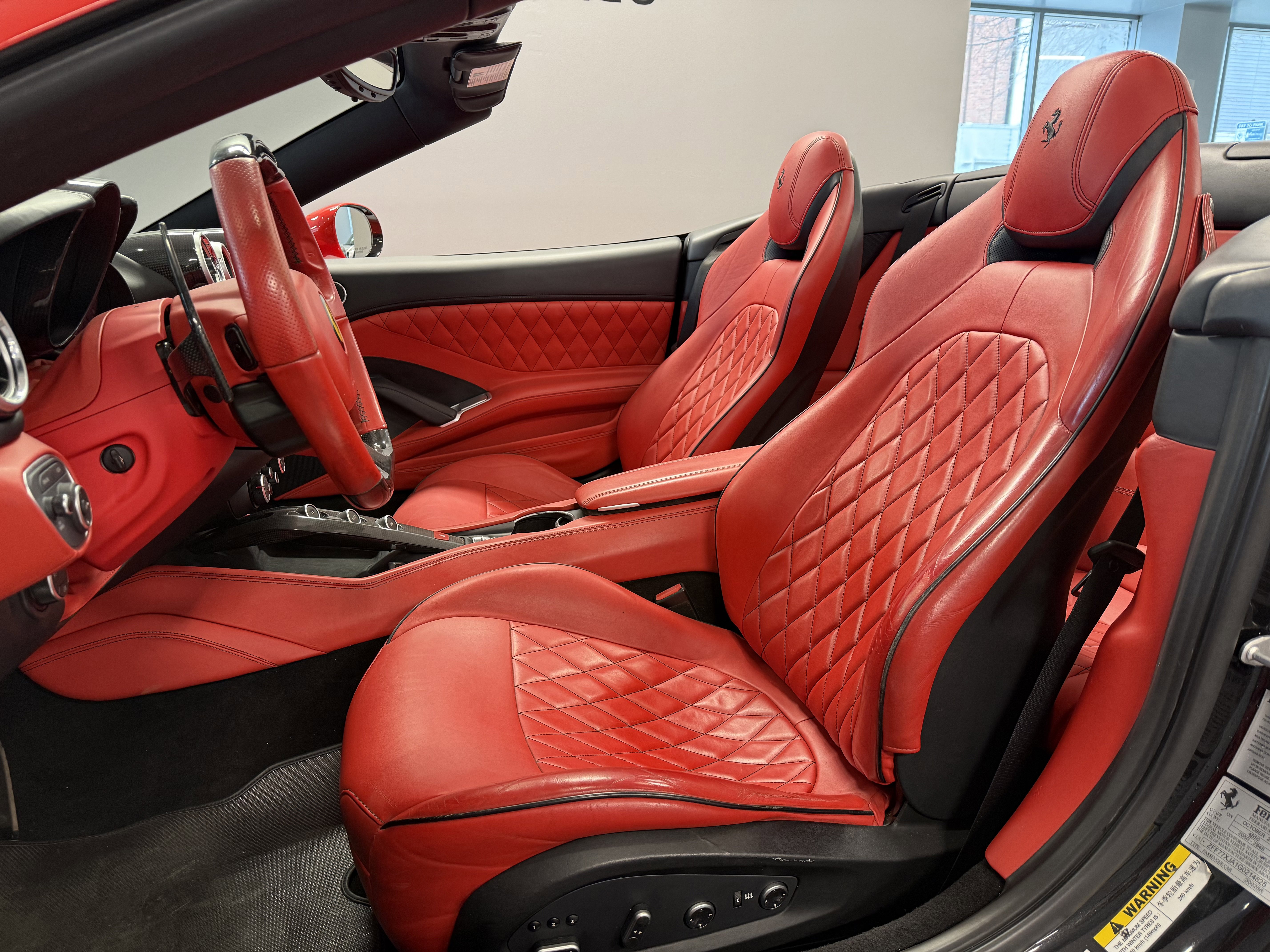 Used 2016 Ferrari California T image 8