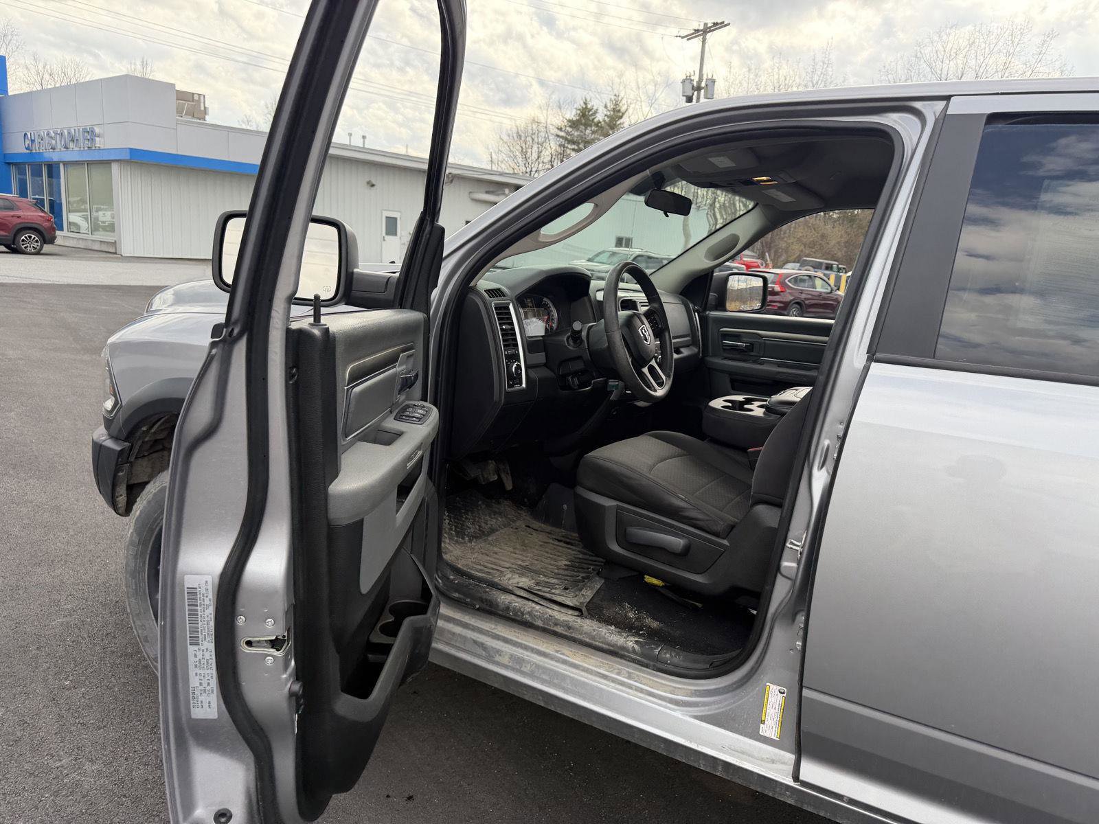 Used 2019 RAM 1500 Classic Warlock AWD/4WD image 13