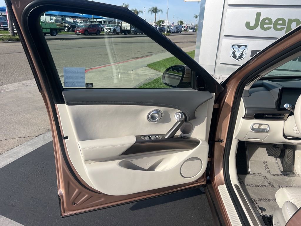 Used 2023 Genesis GV60 Advanced w/ Cargo Package image 22