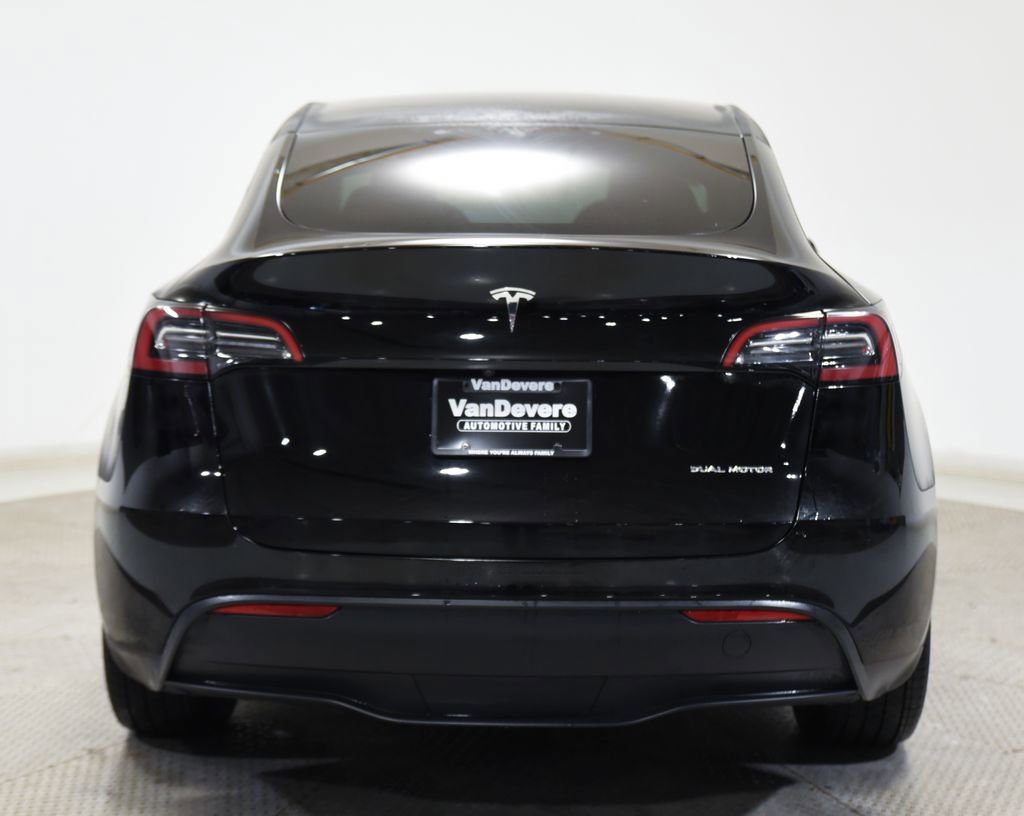 Used 2023 Tesla Model Y Long Range image 10