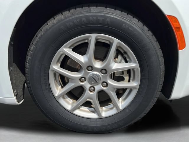 Used 2024 Chrysler Voyager LX FWD image 25