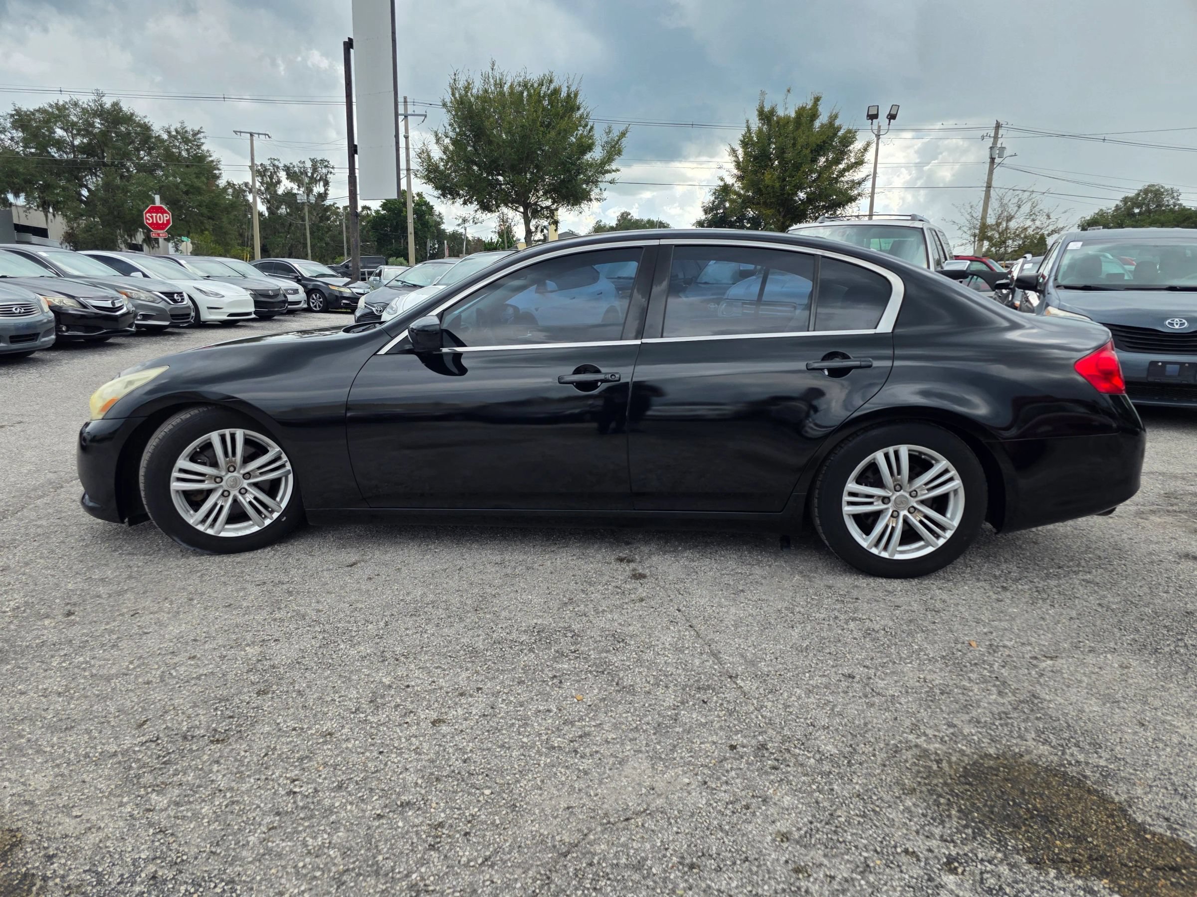 Used 2011 INFINITI G25 RWD image 4