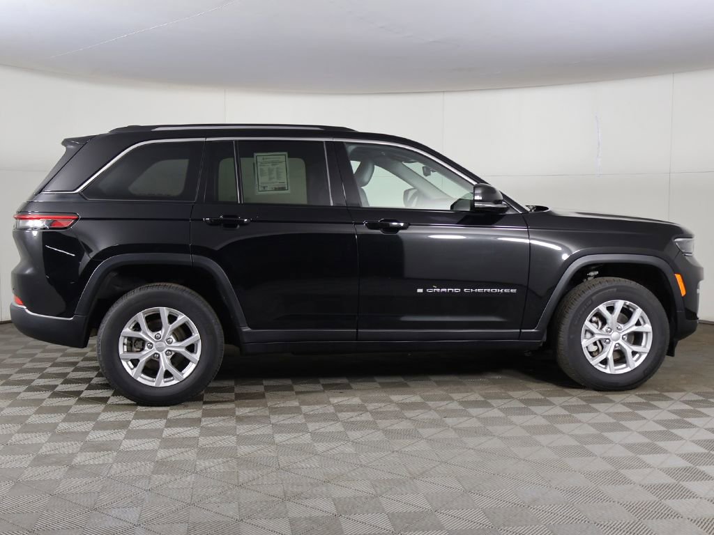 Used 2023 Jeep Grand Cherokee Limited AWD/4WD image 20