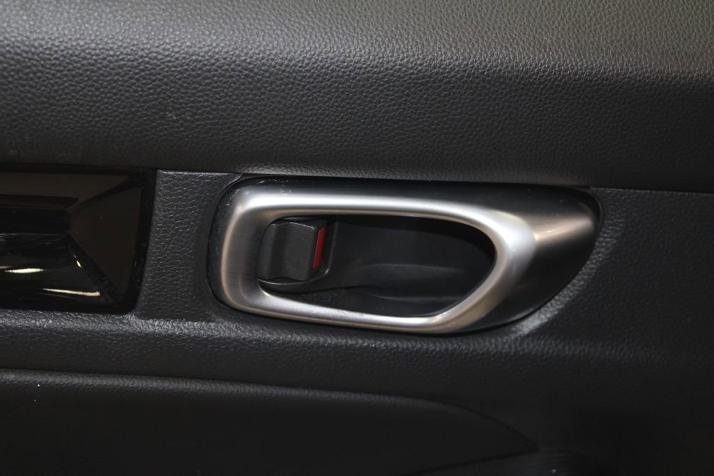 Used 2023 Honda Civic Touring image 8