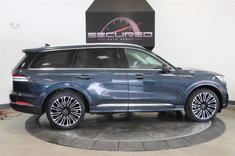 Used 2023 Lincoln Aviator Black Label w/ Class IV Trailer Tow Package image 12