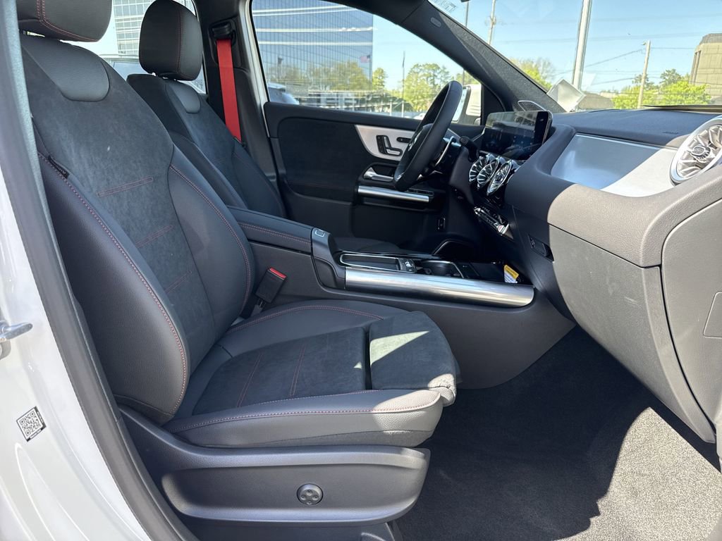 New 2025 Mercedes-Benz GLA 35 AMG 4MATIC image 18