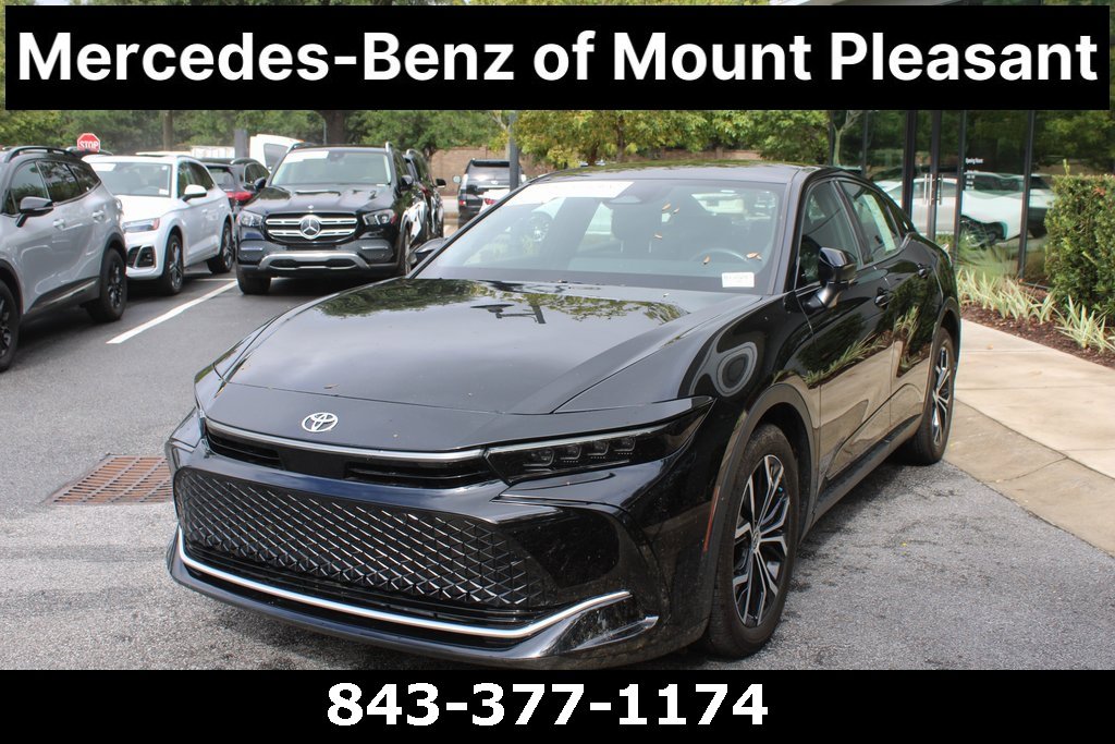 Used 2023 Toyota Crown Limited image 13