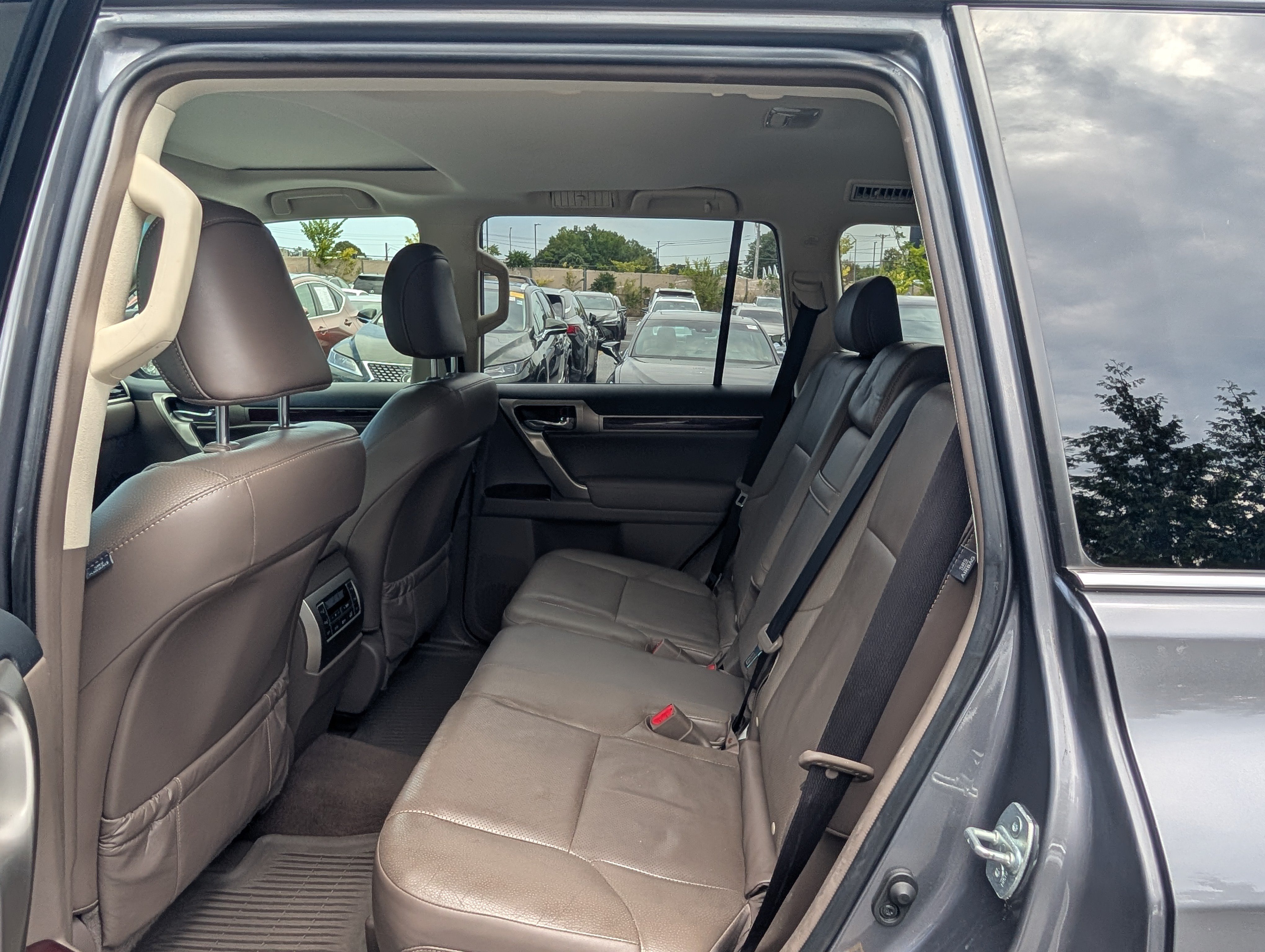 Used 2017 Lexus GX 460 Premium w/ Premium Package AWD/4WD image 13