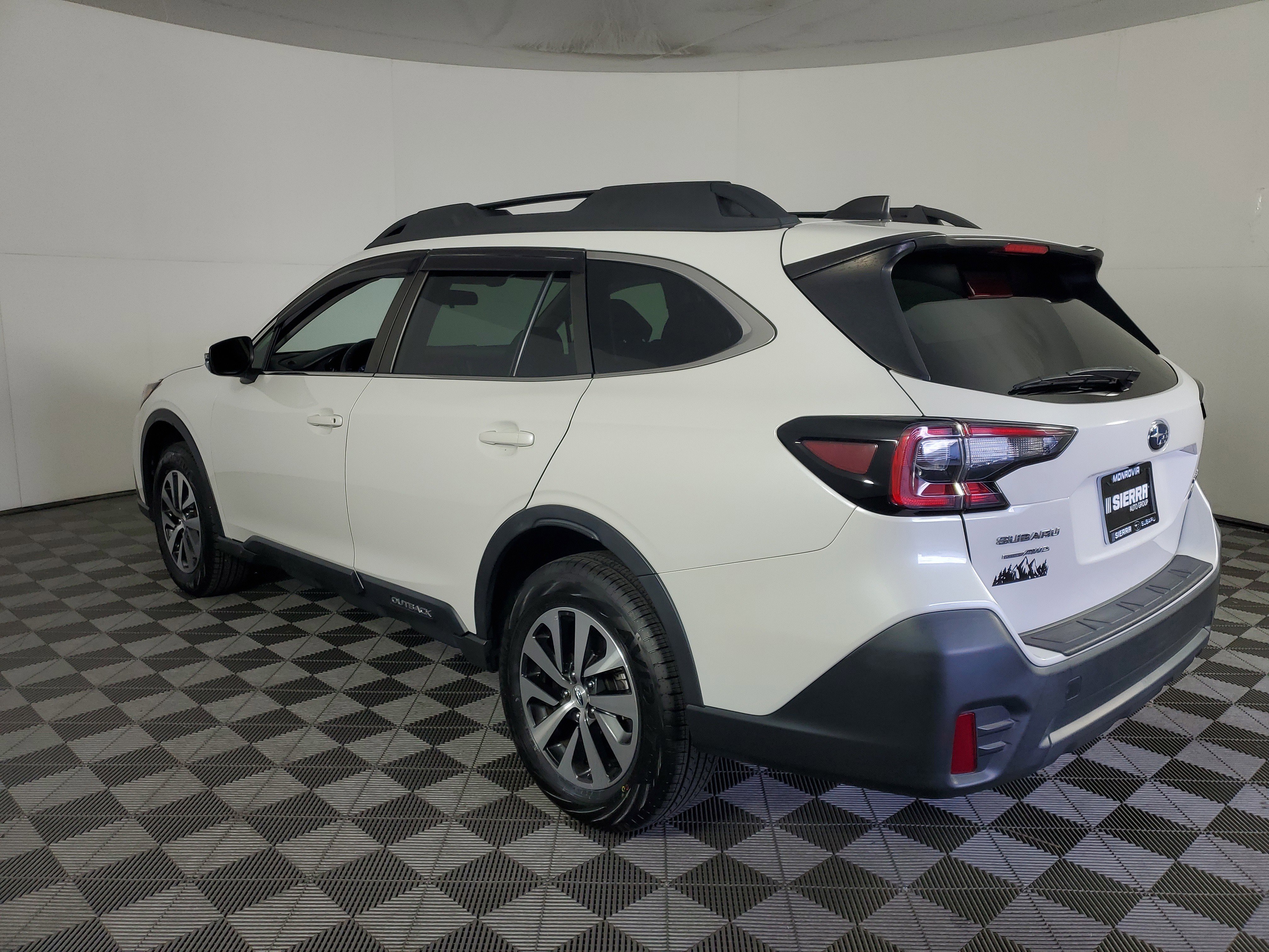 Used 2022 Subaru Outback Premium image 6