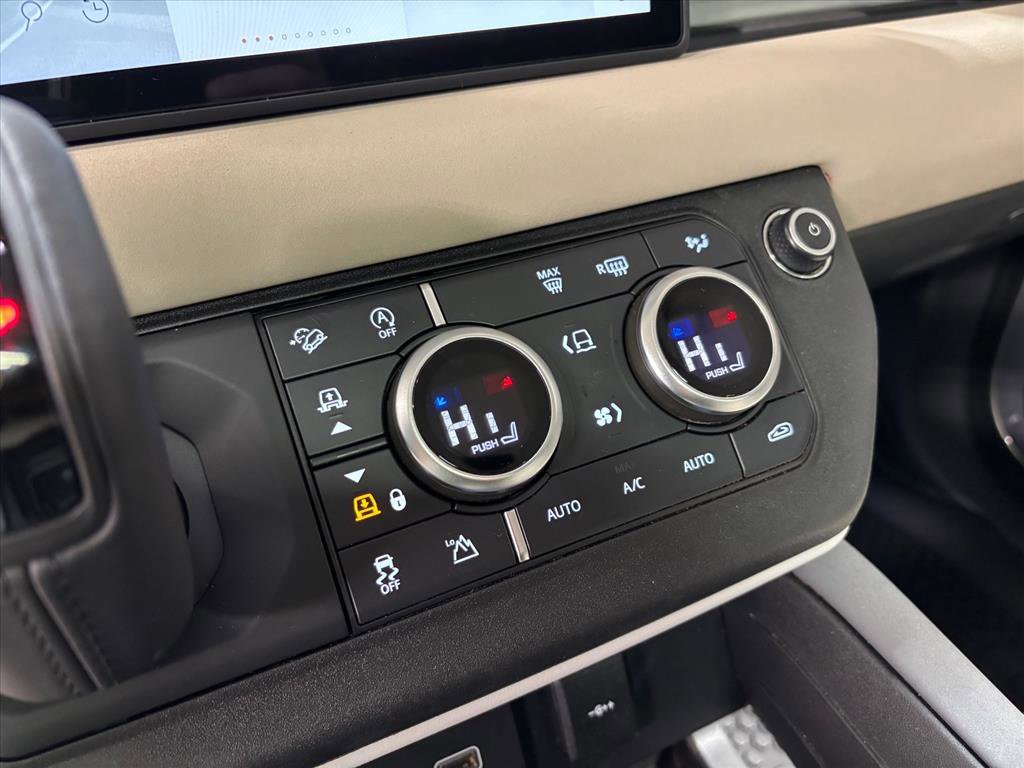 Used 2020 Land Rover Defender 110 First Edition image 14