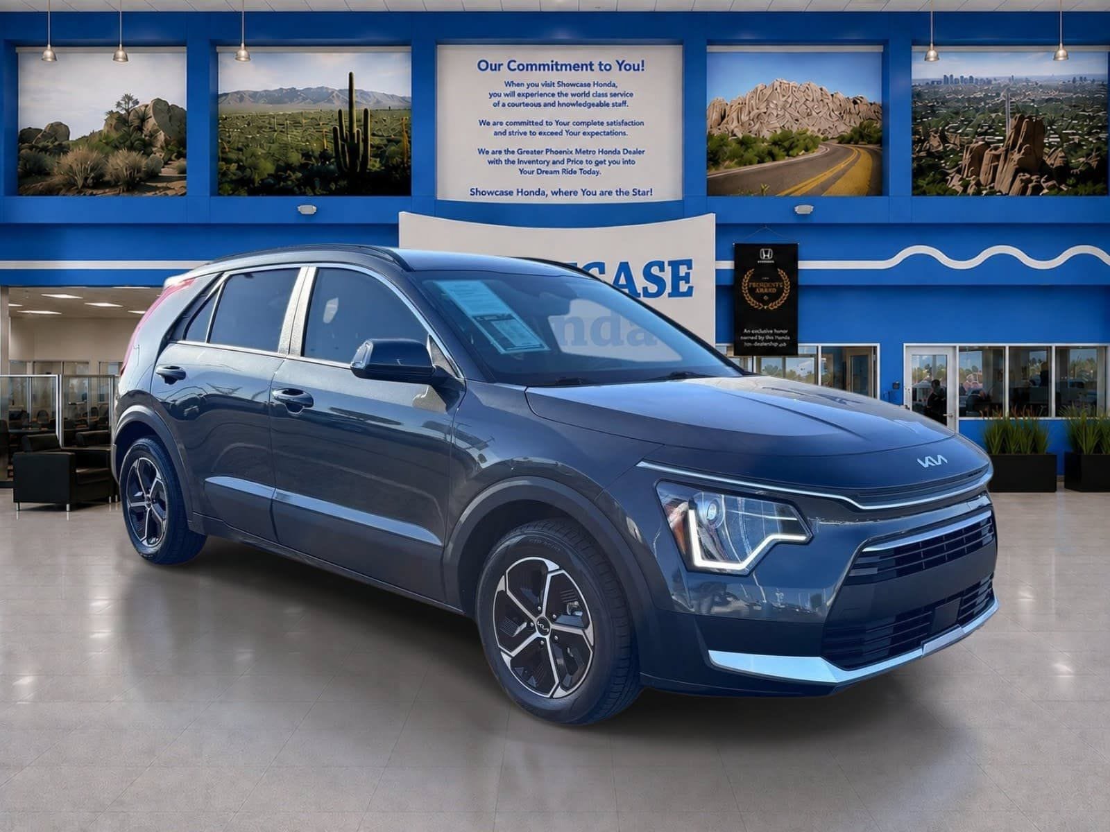 Used 2024 Kia Niro EX FWD image 10