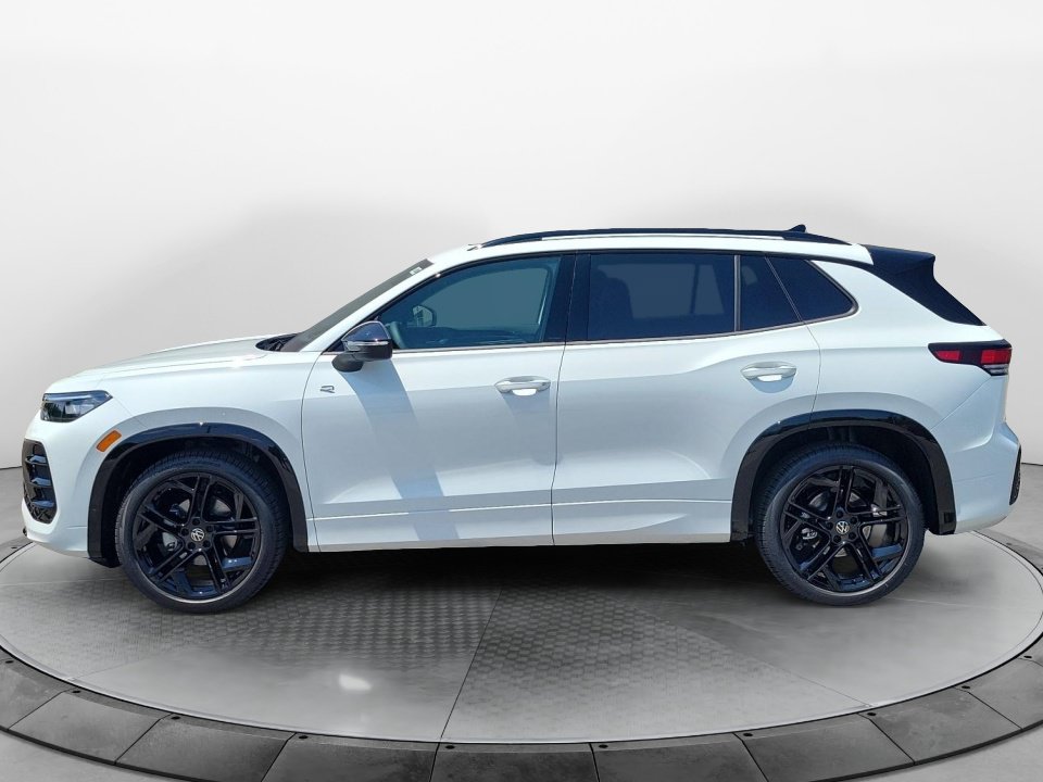 New 2026 Volkswagen Tiguan SE R-Line FWD image 4