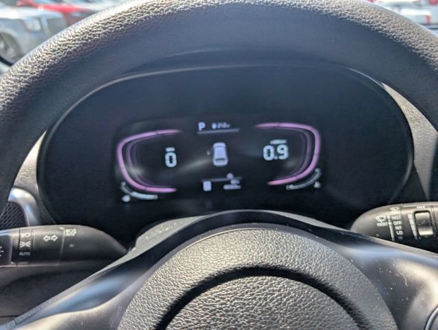 Used 2024 Kia Soul LX w/ LX Technology Package FWD image 19