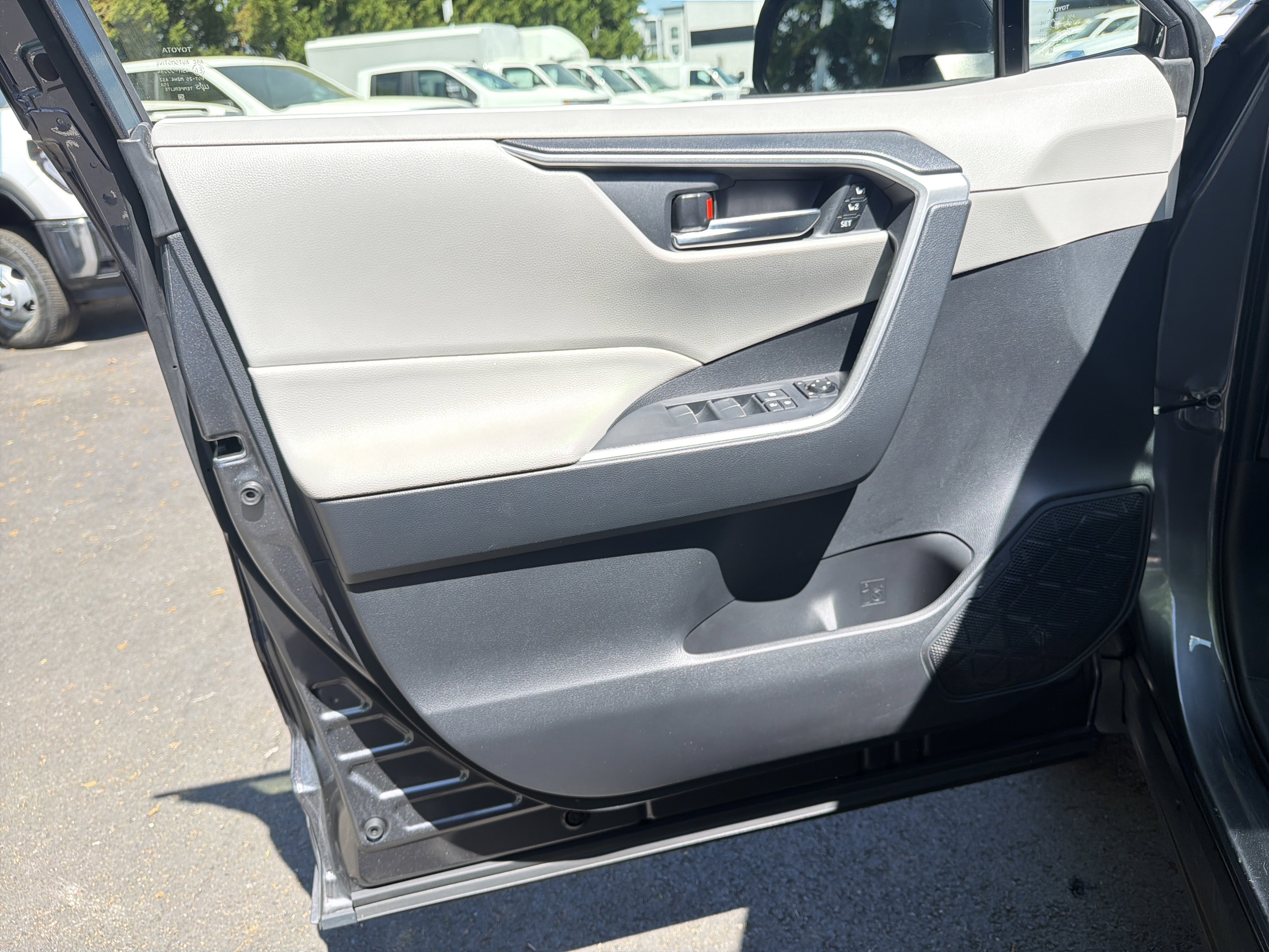 Used 2019 Toyota RAV4 XLE Premium w/ Cold Weather Package image 14