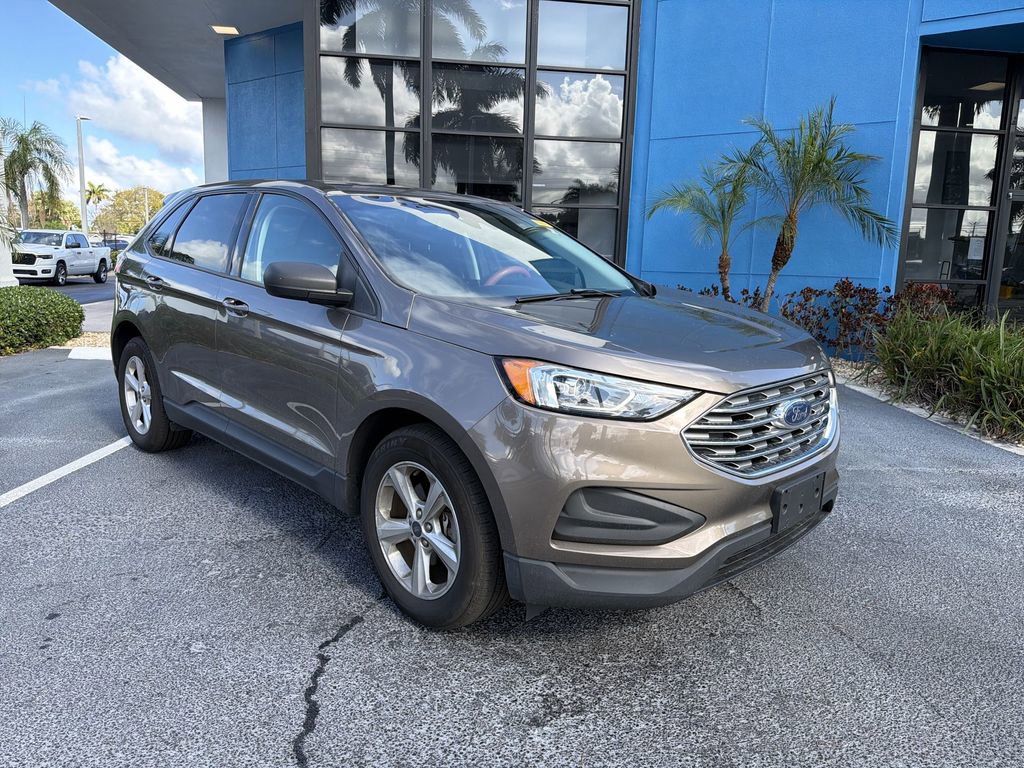 Used 2019 Ford Edge SE image 2