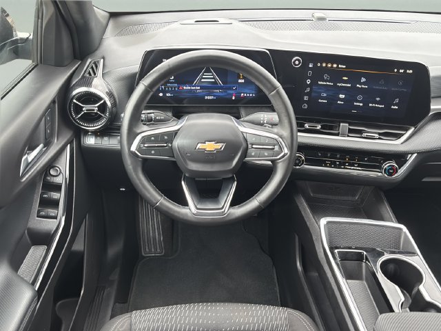 Used 2025 Chevrolet Equinox LT FWD image 16