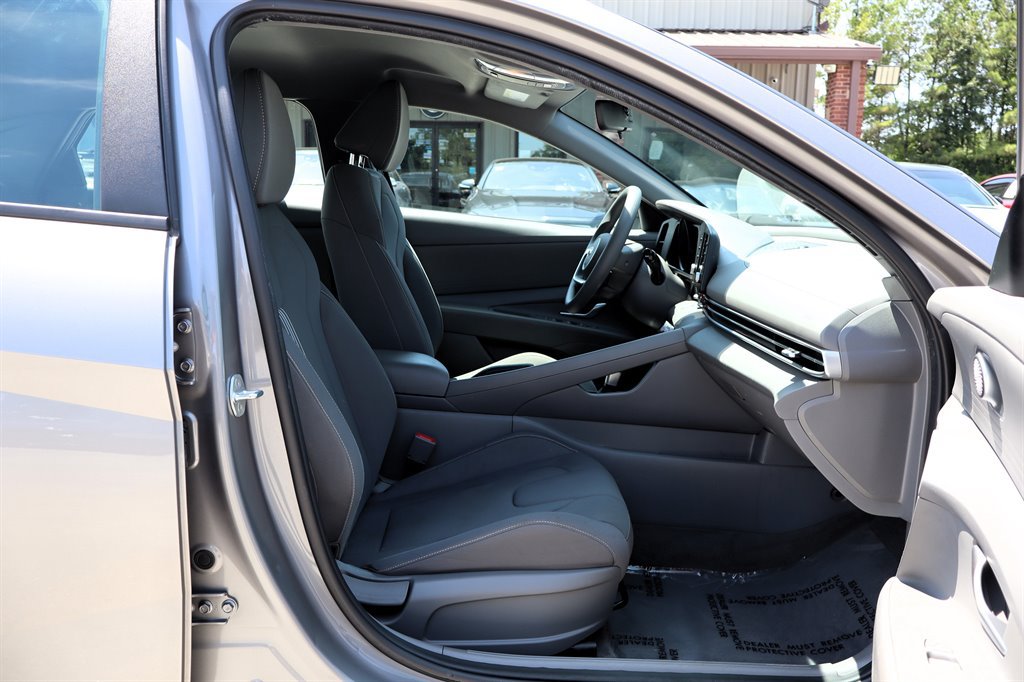 Used 2023 Hyundai Elantra SEL FWD image 20