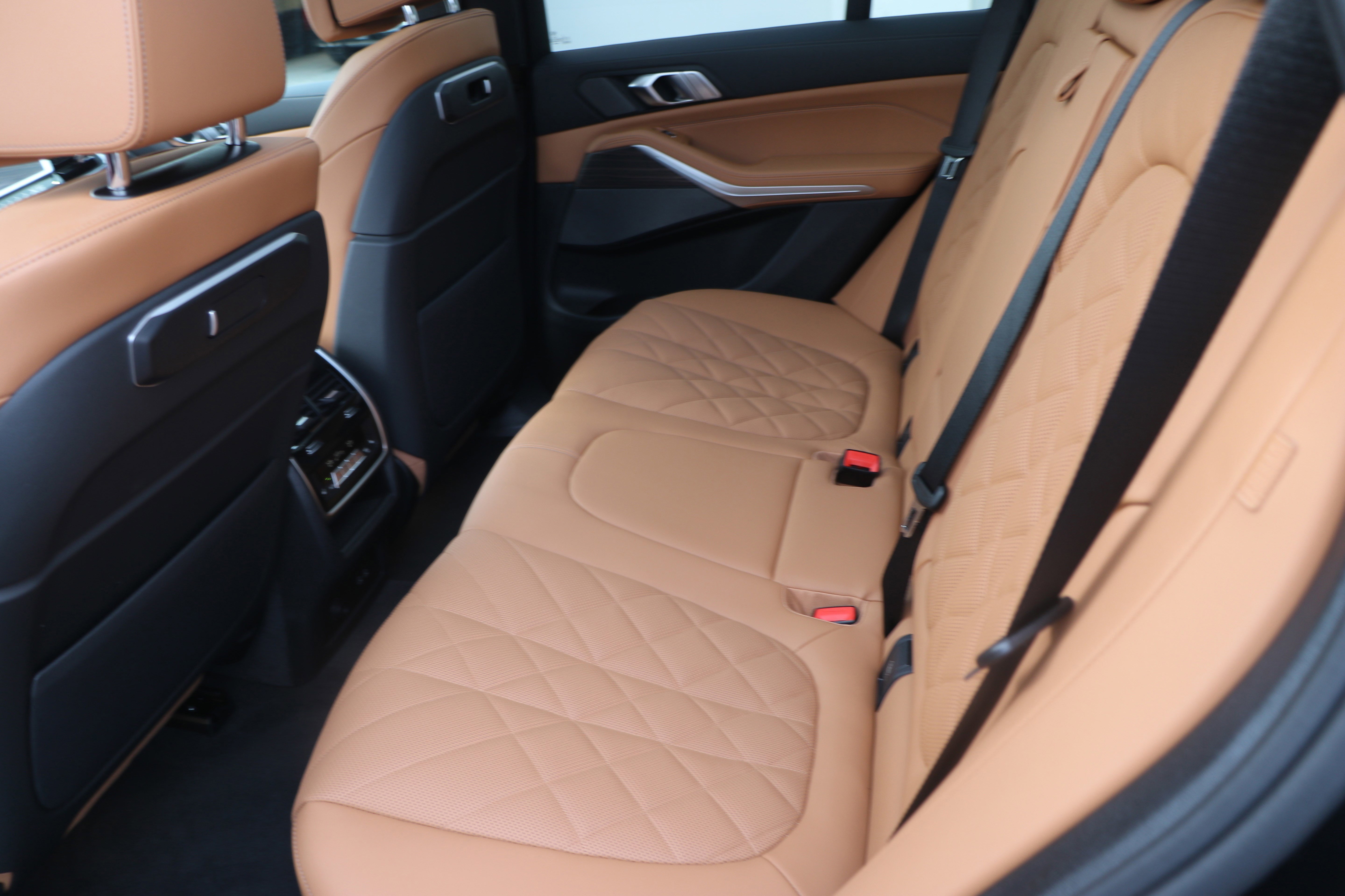 Certified 2026 BMW X5 sDrive40i w/ Climate Comfort Package image 35