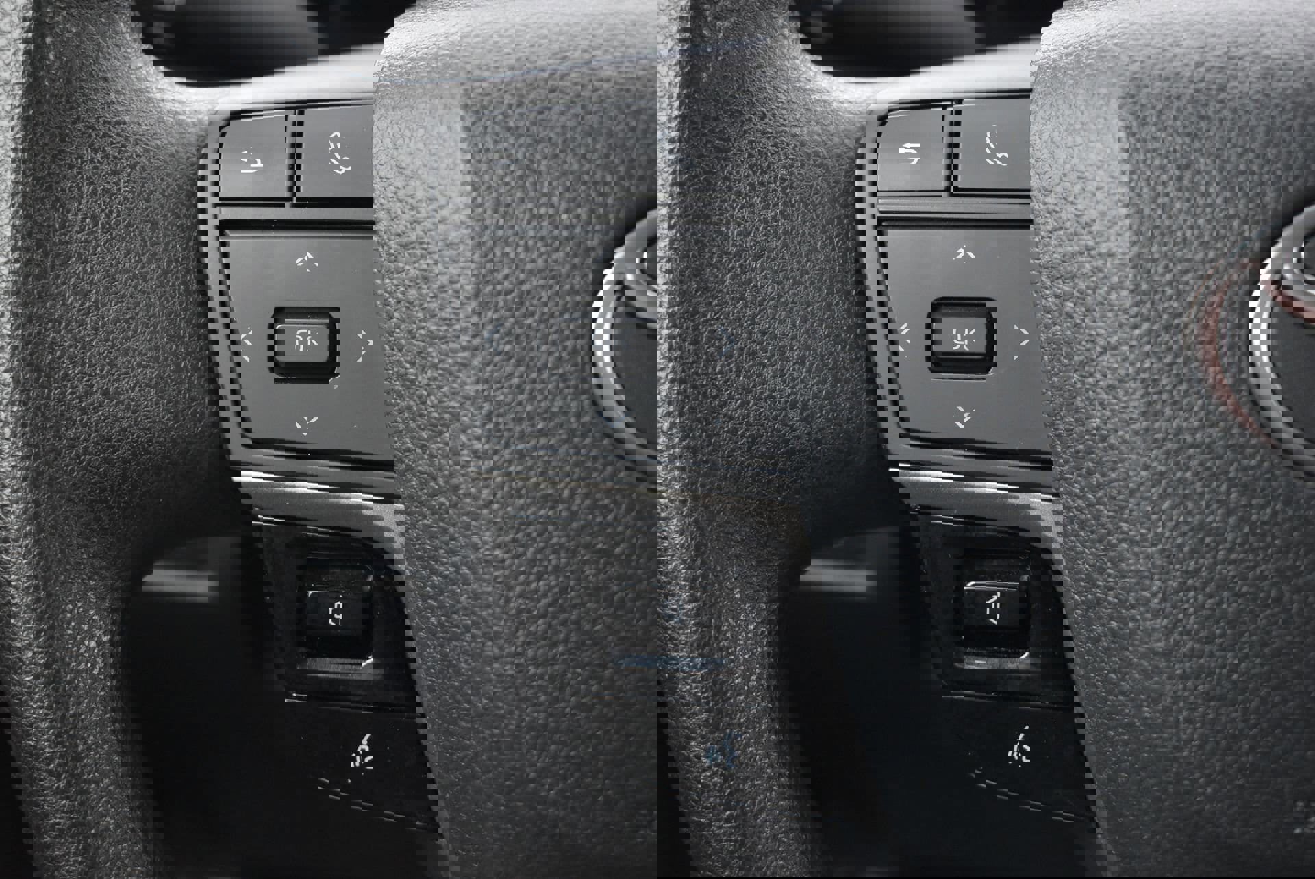 Used 2025 Toyota Camry LE image 18