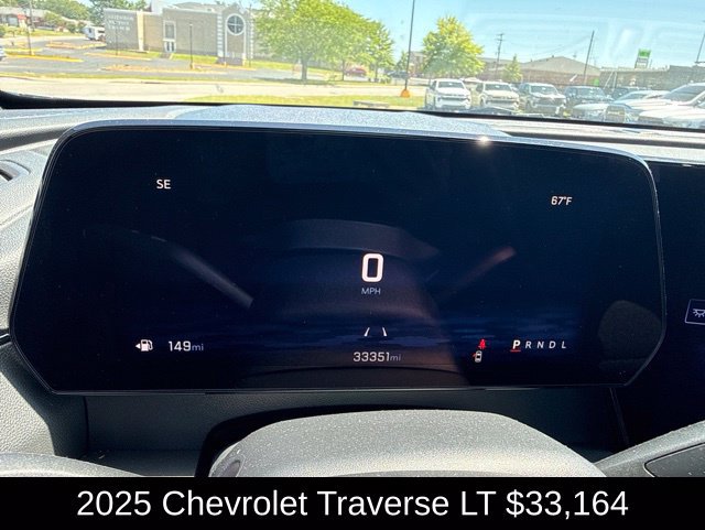 Used 2025 Chevrolet Traverse LT FWD image 16