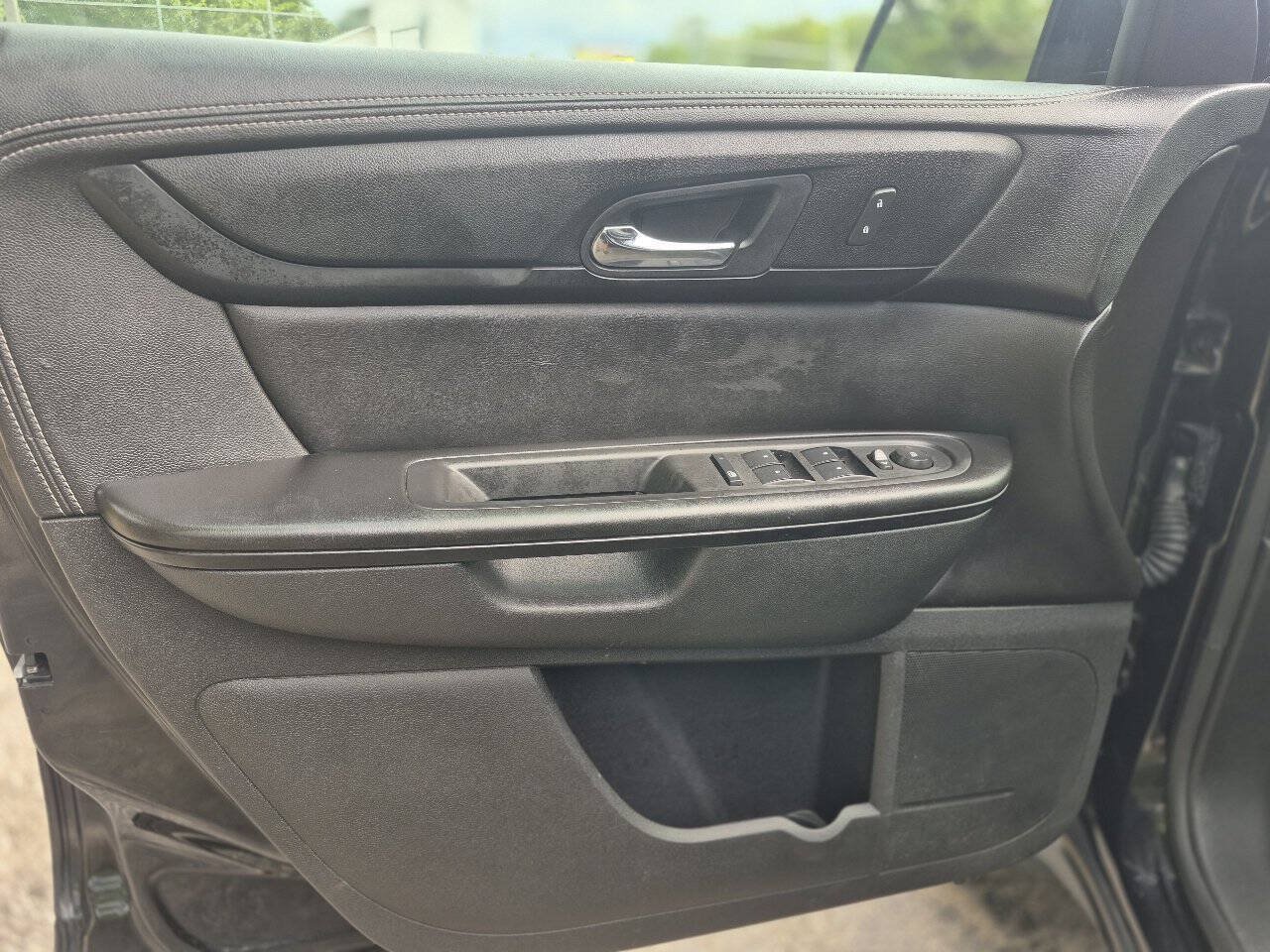 Used 2017 Chevrolet Traverse LT AWD/4WD image 12