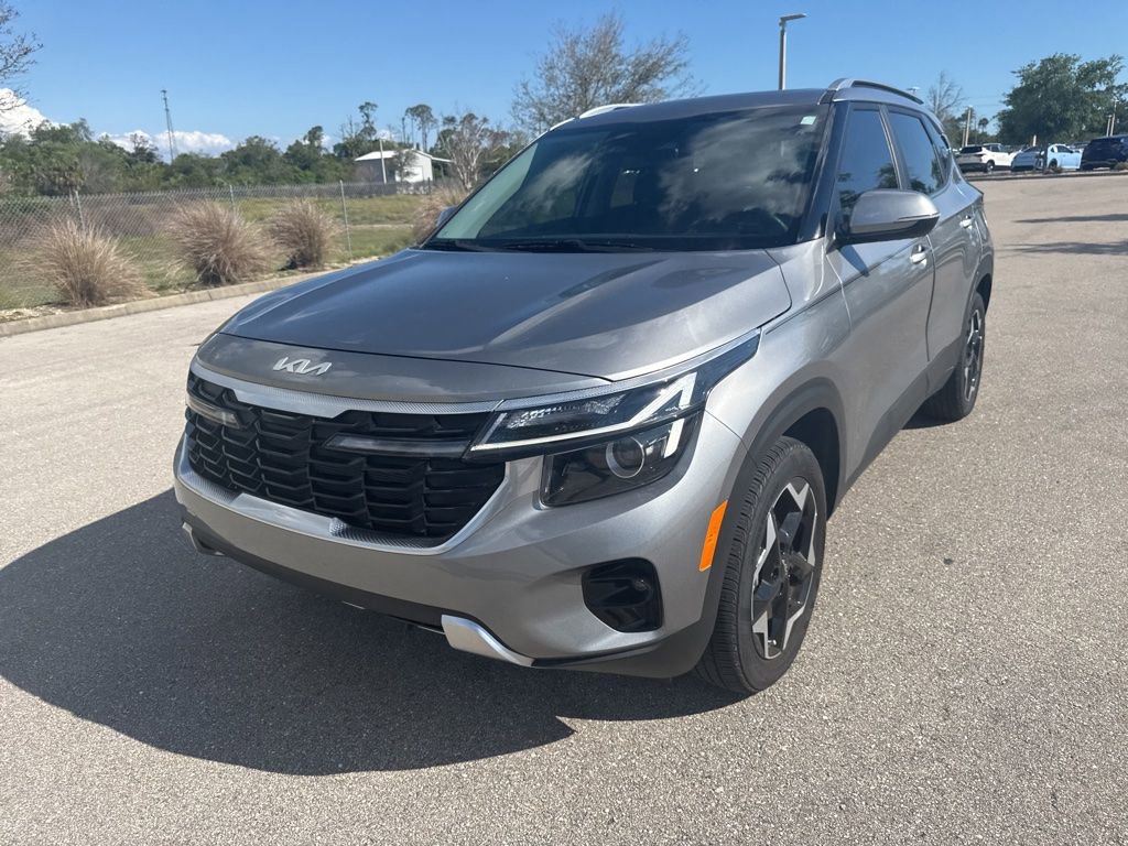 Certified 2024 Kia Seltos EX AWD/4WD image 3