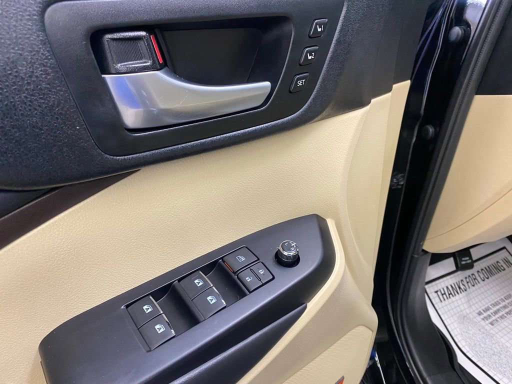 Used 2019 Toyota Highlander Limited Platinum image 22