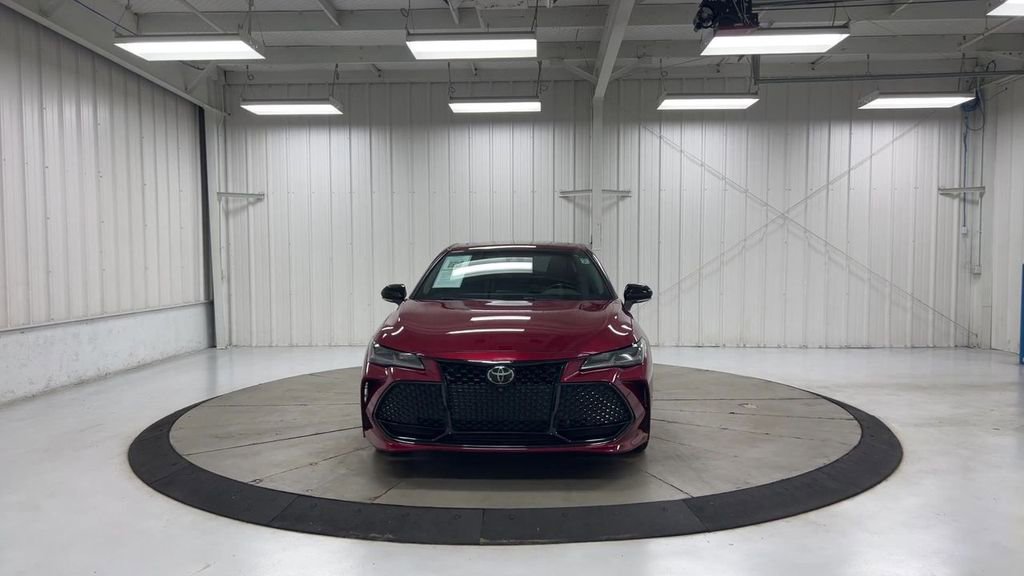 Used 2019 Toyota Avalon Touring w/ Advanced Safety Package FWD image 3