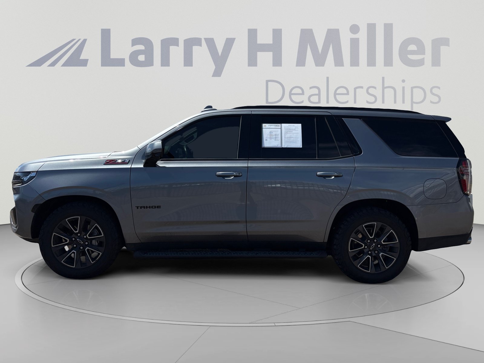 Used 2022 Chevrolet Tahoe Z71 w/ Z71 Off-Road Package AWD/4WD image 2