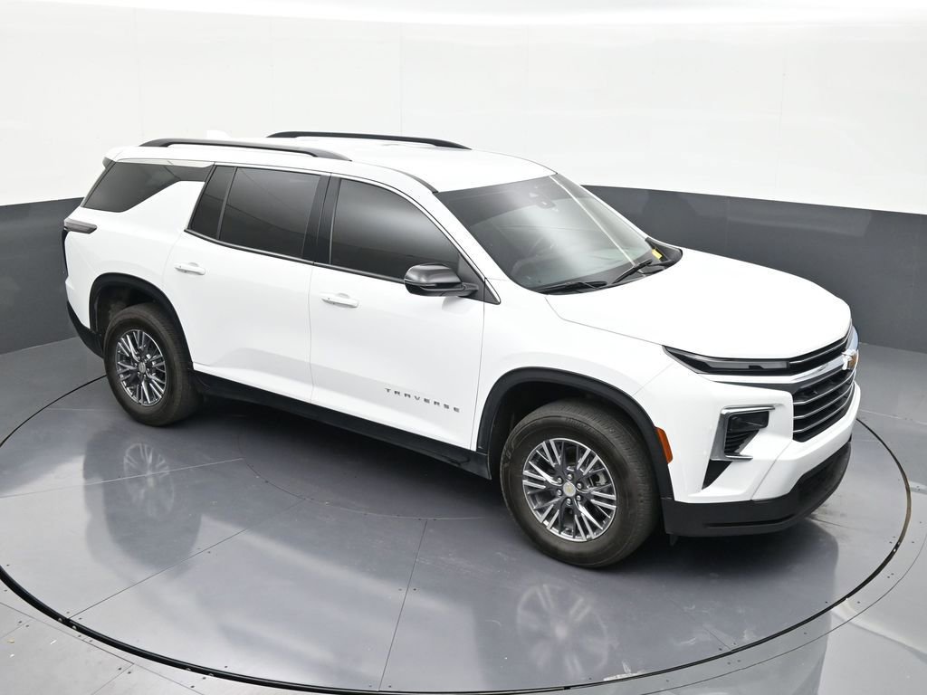 Used 2025 Chevrolet Traverse LT FWD image 18